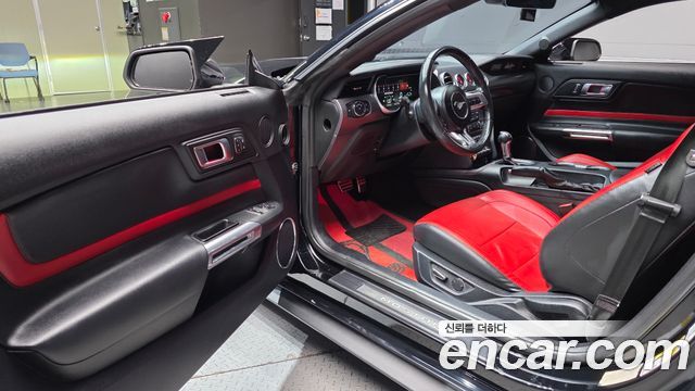 Ford Mustang Coupe 2019 — фото 10