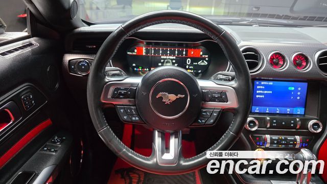 Ford Mustang Coupe 2019 — фото 12