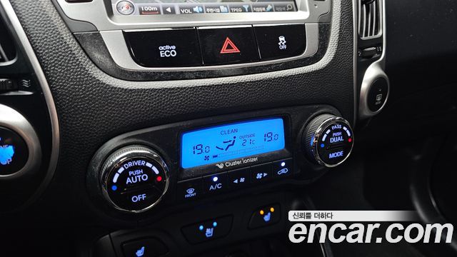Hyundai Tucson ix Diesel 2WD LX20 Smart-Pack 2013 — фото 19