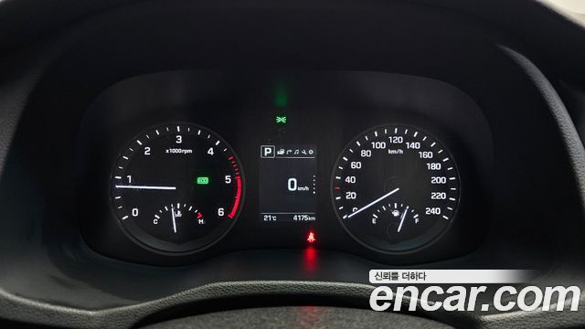 Hyundai Tucson Diesel 2.0 2WD Modern 2017 — фото 8