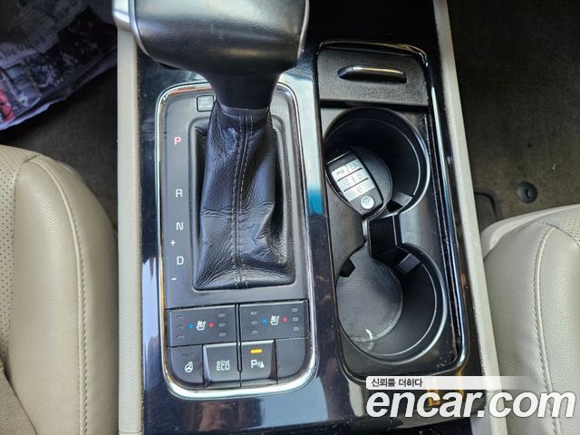 Kia Carnival 9-seater Prestige 2017 — фото 9