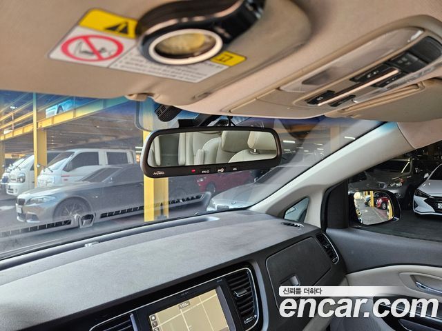 Kia Carnival 9-seater Prestige 2017 — фото 21