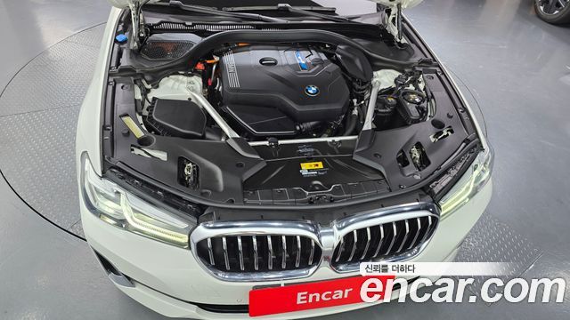 BMW 5 Series (G30) 530e Luxury 2021 — фото 6
