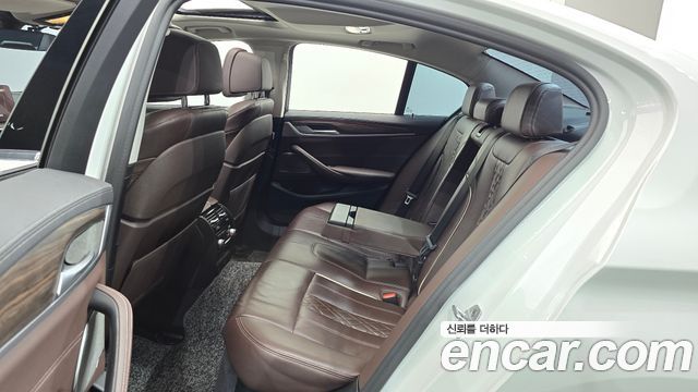 BMW 5 Series (G30) 530e Luxury 2021 — фото 11