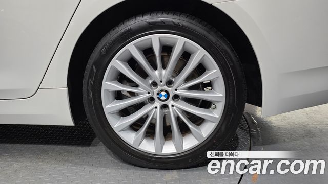 BMW 5 Series (G30) 530e Luxury 2021 — фото 21