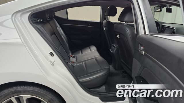 Hyundai Avante (AD) 1.6 GDI Value Plus 2018 — фото 12