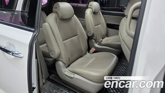 Kia Carnival 9-Seater Prstige 2019 — фото 12