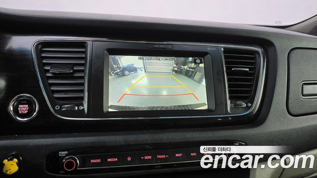 Kia Carnival 9-Seater Prstige 2019 — фото 16
