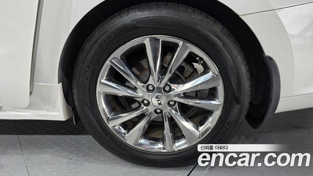 Kia Carnival 9-Seater Prstige 2019 — фото 21