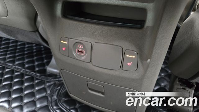 Kia Carnival 9-Seater Prstige 2019 — фото 27