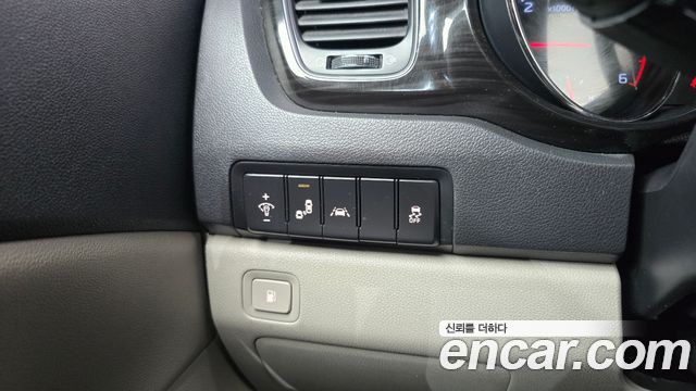 Kia Carnival 9-Seater Prstige 2019 — фото 28