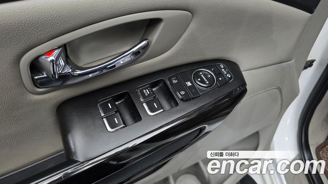 Kia Carnival 9-Seater Prstige 2019 — фото 32