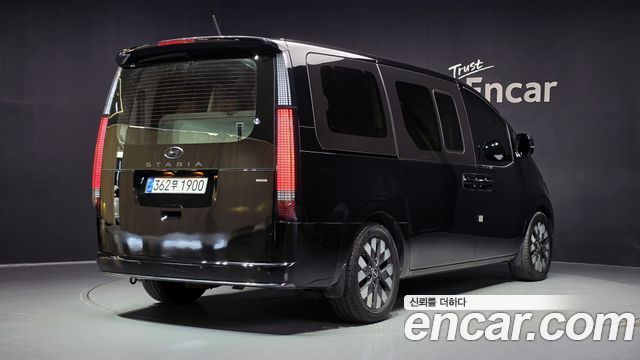 Hyundai Staria 4WD Lounge 9-Seater Inspiration 2022 — фото 2