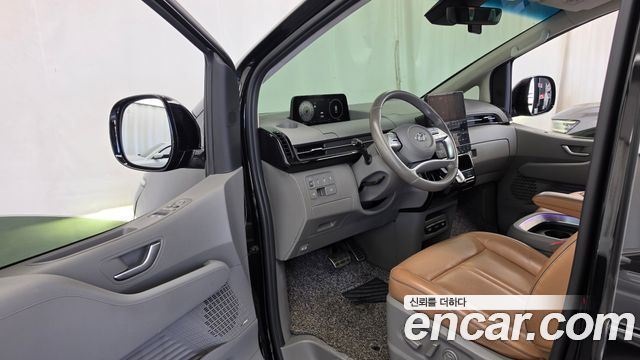 Hyundai Staria 4WD Lounge 9-Seater Inspiration 2022 — фото 10