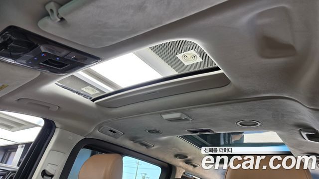 Hyundai Staria 4WD Lounge 9-Seater Inspiration 2022 — фото 18