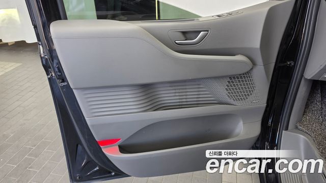Hyundai Staria 4WD Lounge 9-Seater Inspiration 2022 — фото 24
