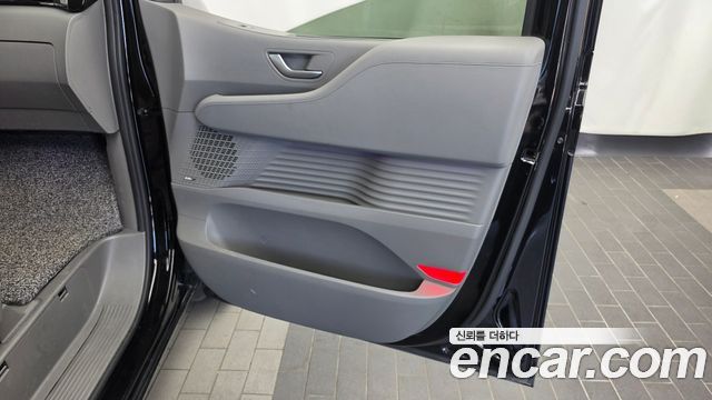 Hyundai Staria 4WD Lounge 9-Seater Inspiration 2022 — фото 25