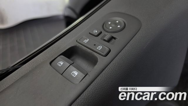 Hyundai Staria 4WD Lounge 9-Seater Inspiration 2022 — фото 36