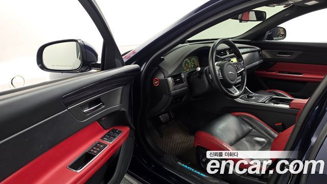 Jaguar XF (X260) 3.0 S AWD 2017 — фото 10