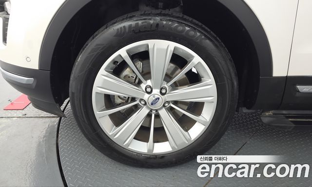 Ford Explorer 2.3 Limited 4WD 5th 2019 — фото 5