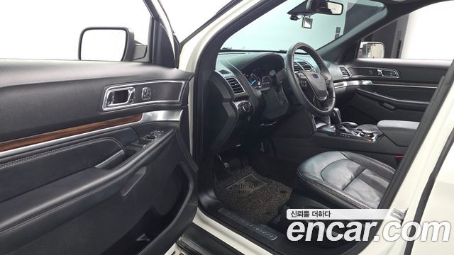 Ford Explorer 2.3 Limited 4WD 5th 2019 — фото 10