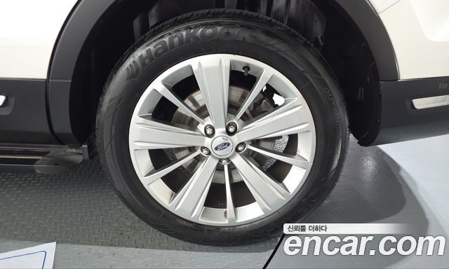 Ford Explorer 2.3 Limited 4WD 5th 2019 — фото 21