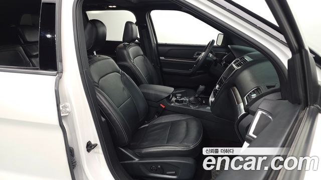 Ford Explorer 2.3 Limited 4WD 5th 2019 — фото 26