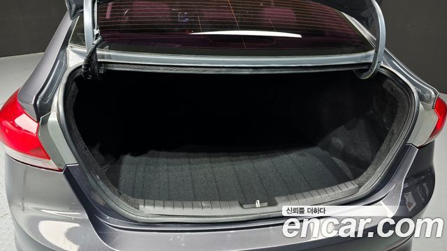 Hyundai Avante (AD) 1.6 GDI Value Plus 2018 — фото 20