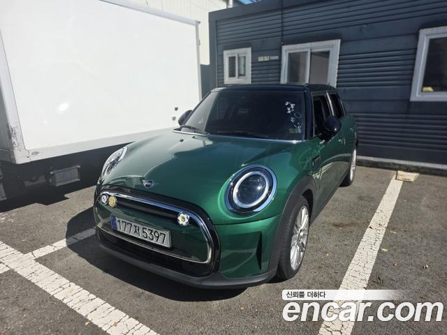 MINI Cooper 5-Door Classic Plus 3rd