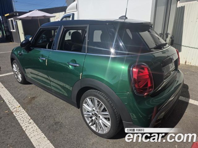 MINI Cooper 5-Door Classic Plus 3rd 2022 — фото 3
