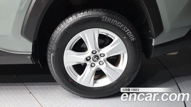Toyota RAV4 (V) 2.5 2WD 2019 — фото 5