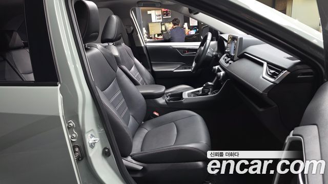 Toyota RAV4 (V) 2.5 2WD 2019 — фото 11