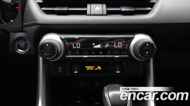 Toyota RAV4 (V) 2.5 2WD 2019 — фото 15