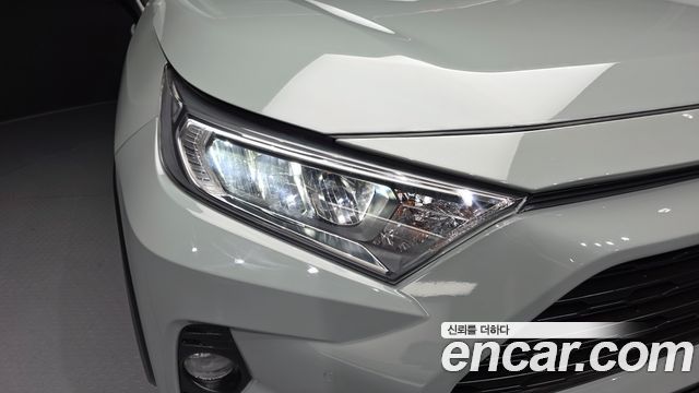 Toyota RAV4 (V) 2.5 2WD 2019 — фото 22