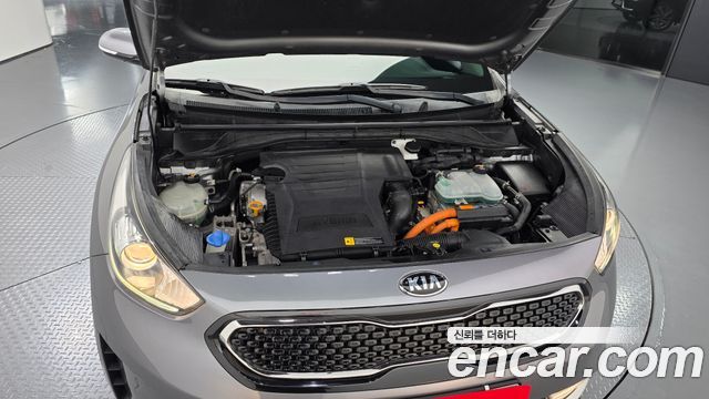 Kia Niro Prestige 2018 — фото 6