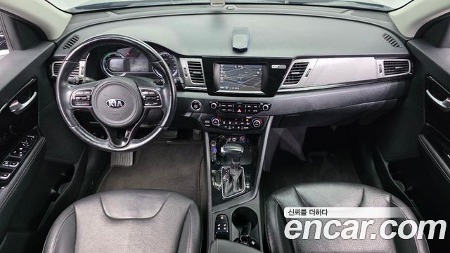 Kia Niro Prestige 2018 — фото 7
