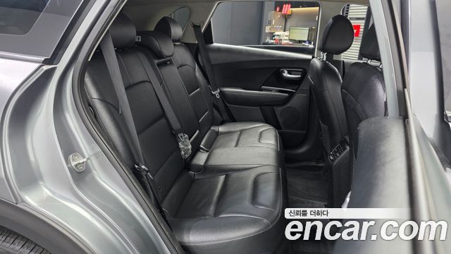 Kia Niro Prestige 2018 — фото 12