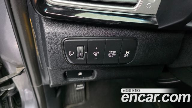 Kia Niro Prestige 2018 — фото 30