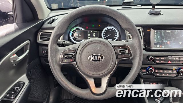 Kia Niro Luxury 2018 — фото 13