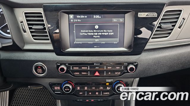 Kia Niro Luxury 2018 — фото 14