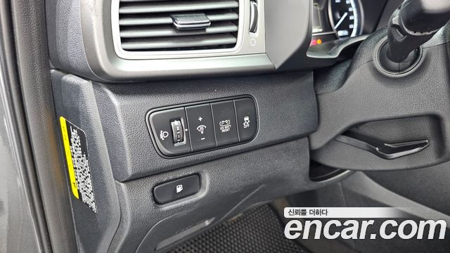 Kia Niro Luxury 2018 — фото 16