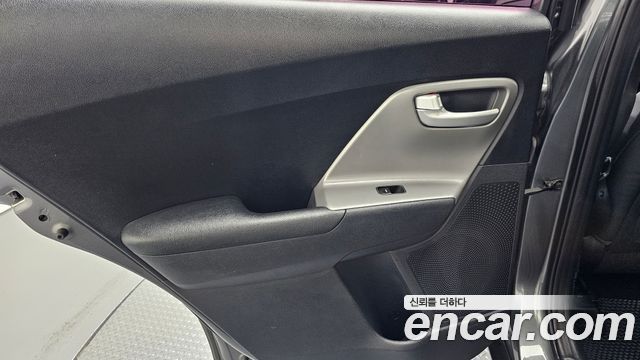 Kia Niro Luxury 2018 — фото 25