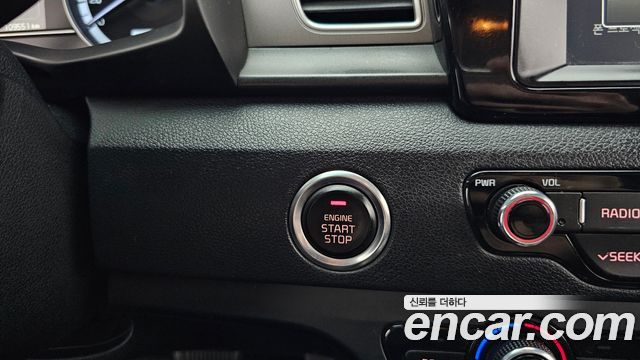 Kia Niro Luxury 2018 — фото 27