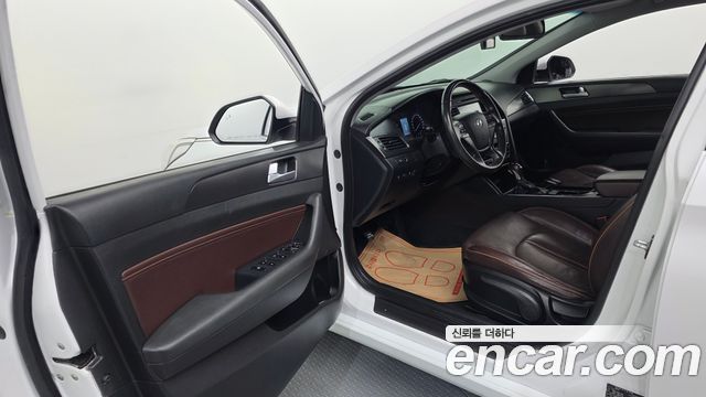 Hyundai Sonata (LF) 2.0 Care+ 2017 — фото 10