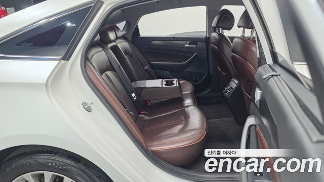 Hyundai Sonata (LF) 2.0 Care+ 2017 — фото 15