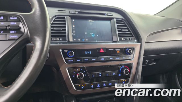 Hyundai Sonata (LF) 2.0 Care+ 2017 — фото 16