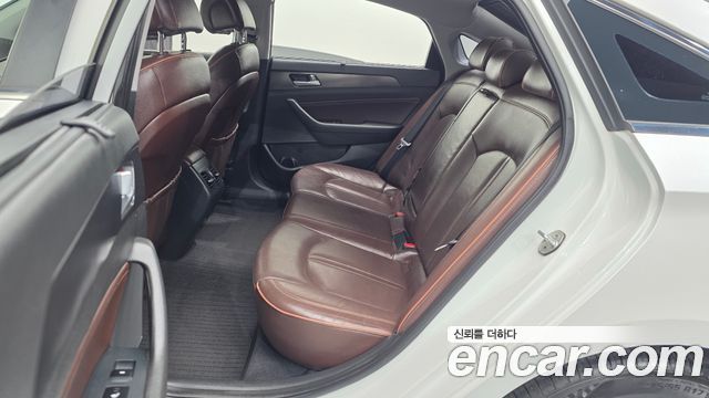 Hyundai Sonata (LF) 2.0 Care+ 2017 — фото 23