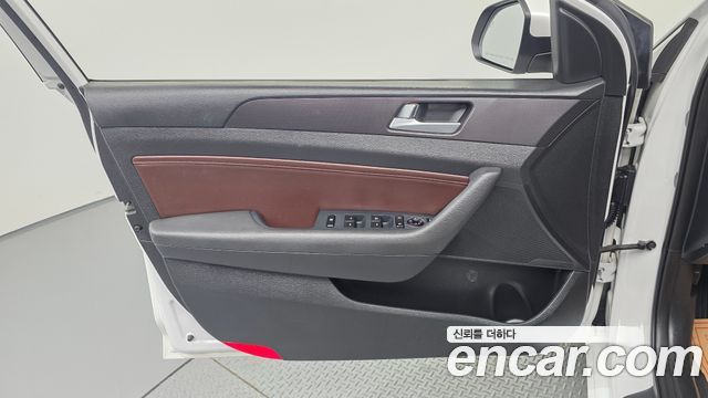 Hyundai Sonata (LF) 2.0 Care+ 2017 — фото 30