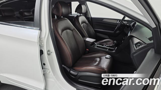 Hyundai Sonata (LF) 2.0 Care+ 2017 — фото 32