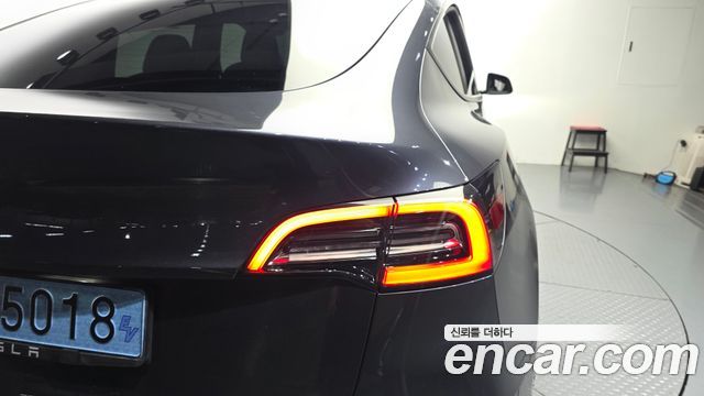 Tesla Model Y Standard Range RWD 2021 — фото 29